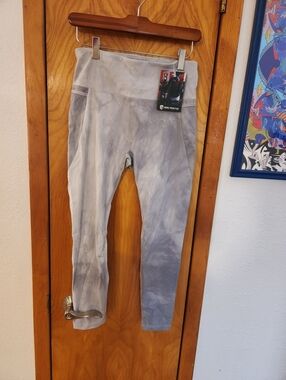 Born Primitive Gray Tie-Dye Leggings Large